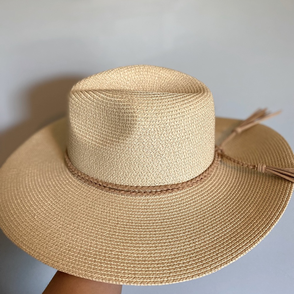 Sun hat never worn